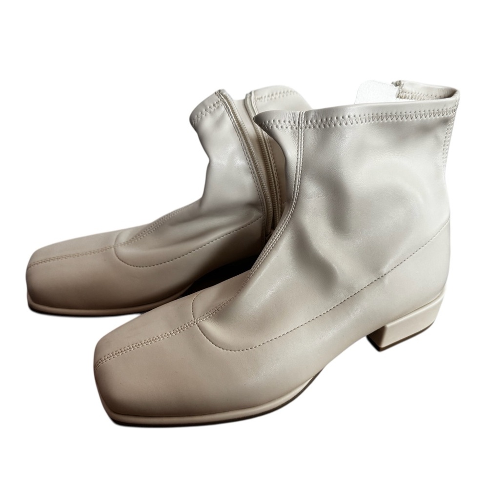 Womens GU Japan Ultra Stretch Low Heel Off White Boots - New
